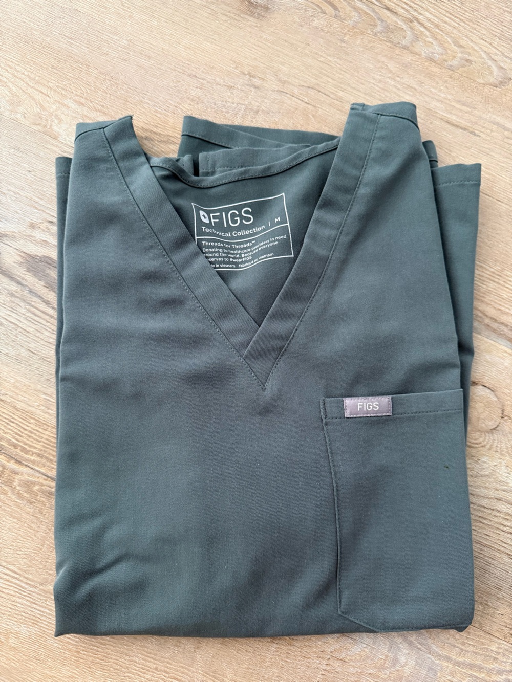 FIGS RETIRED BONSAI catarina one pocket scrub top VGUC
